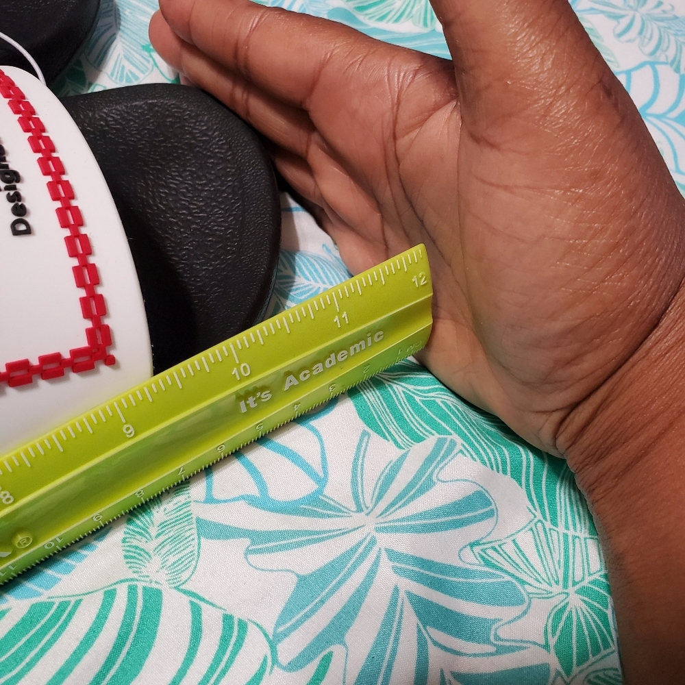 Guess Slides Sandals Shoes Slippers NWT Slip-ons - Picture 8 of 10